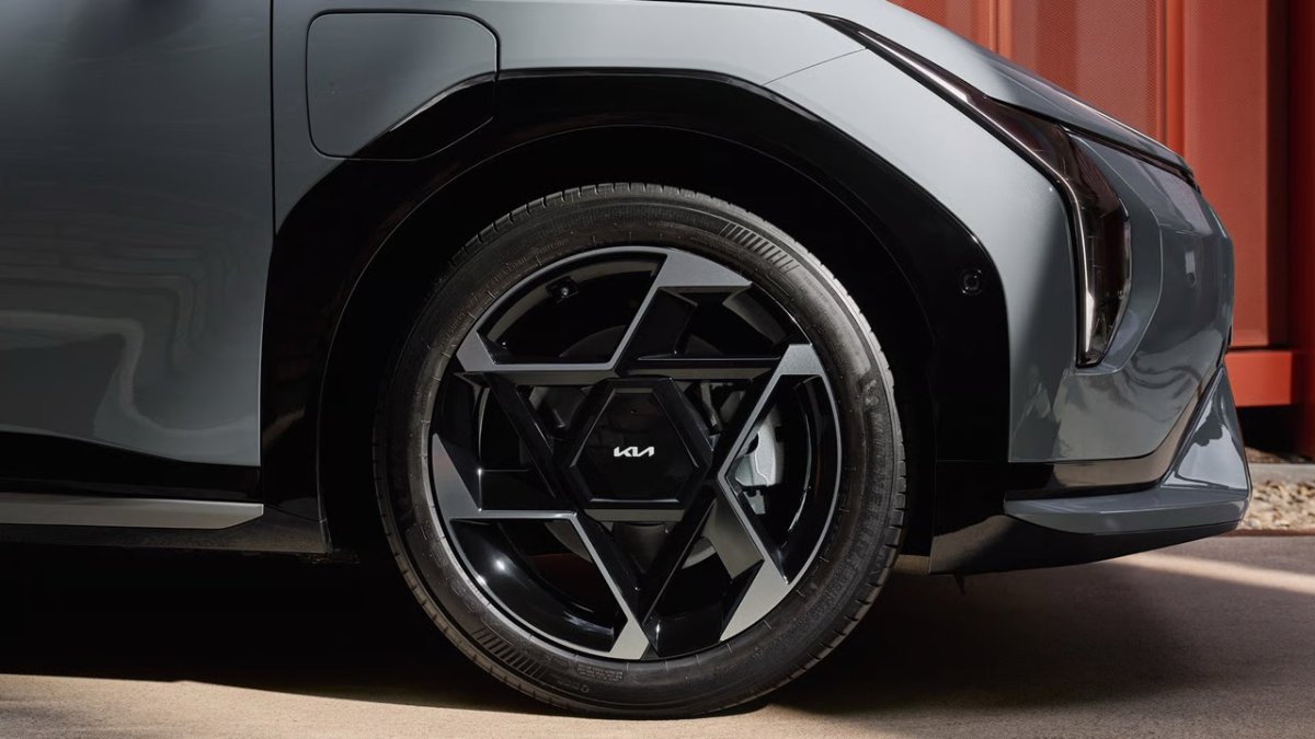 Kia EV4