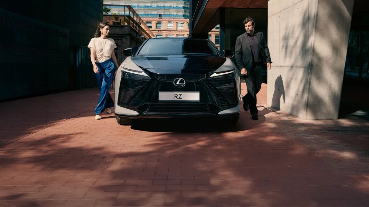 Lexus RZ