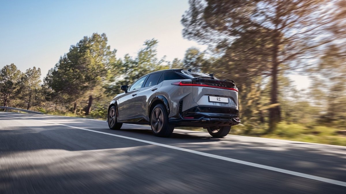 Lexus RZ