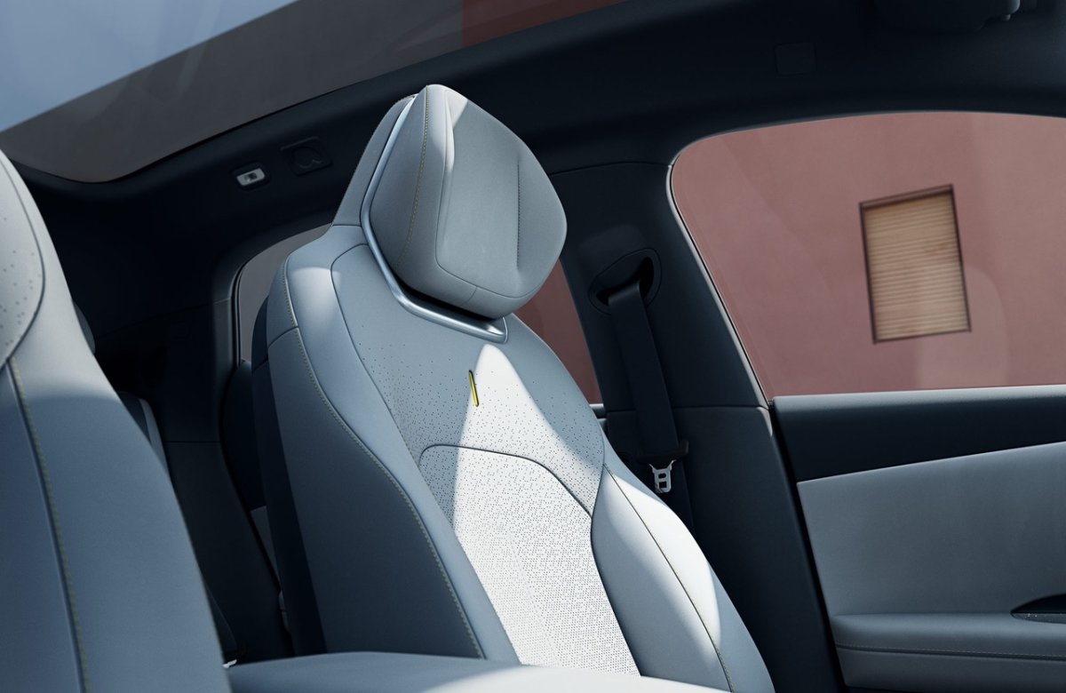 Lynk & Co 02