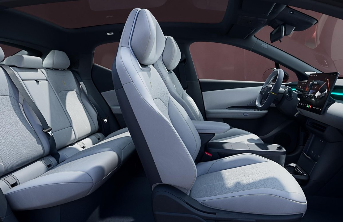 Lynk & Co 02