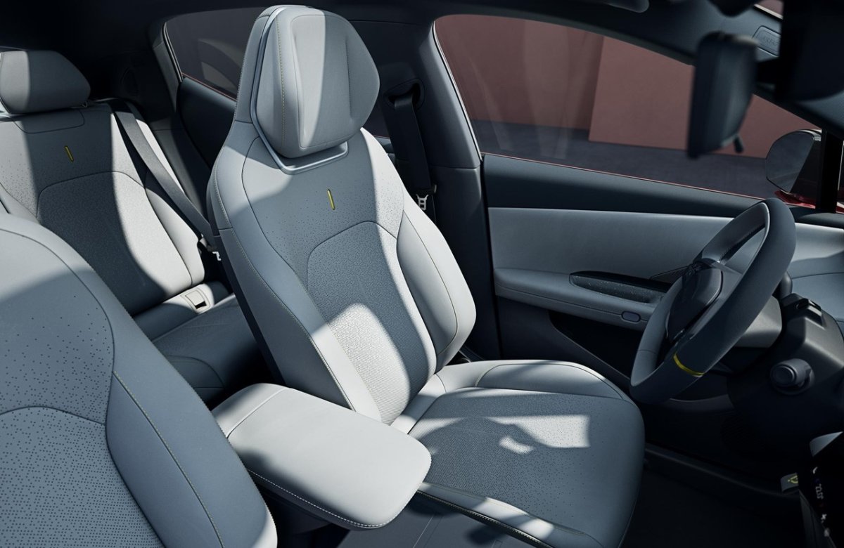 Lynk & Co 02