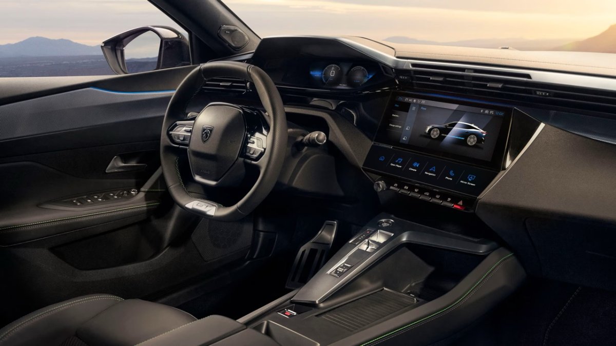 Peugeot E-408